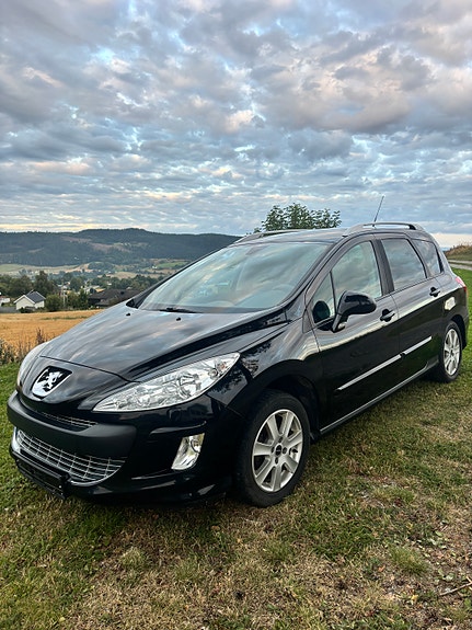Peugeot 308 SW 4 of 16