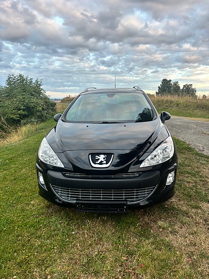 Peugeot 308 SW 2 of 16