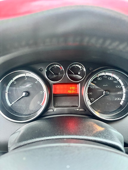 Peugeot 308 SW 15 of 16
