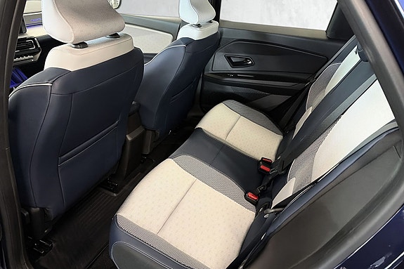 Renault 5 E-Tech 6 of 16