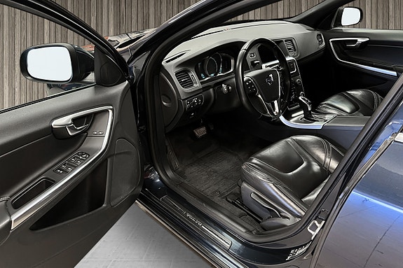Volvo V60 15 of 30