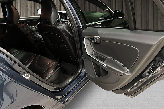 Volvo V60 30 of 30