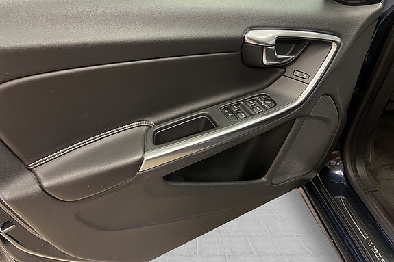 Volvo V60 27 of 30