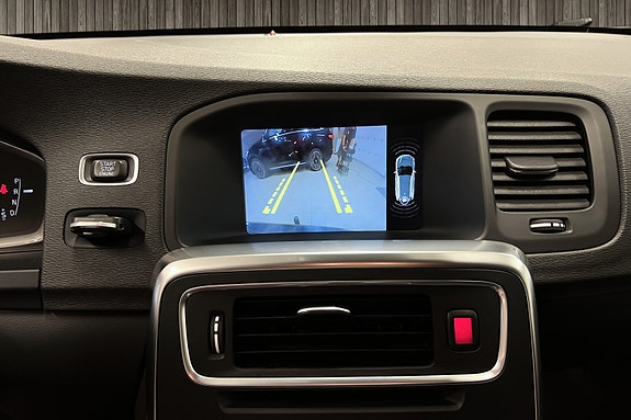 Volvo V60 25 of 30