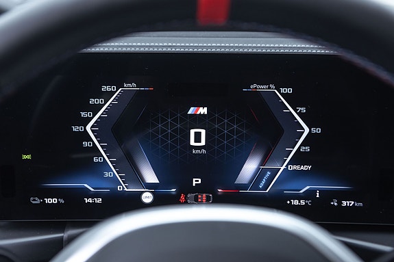 BMW i4 13 of 30