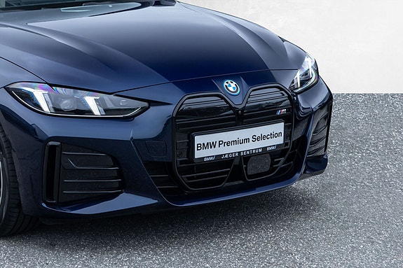 BMW i4 2 of 30