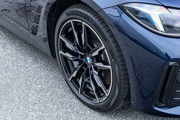 BMW i4 5 of 30