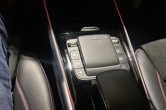 Mercedes-Benz EQB300 19 of 19