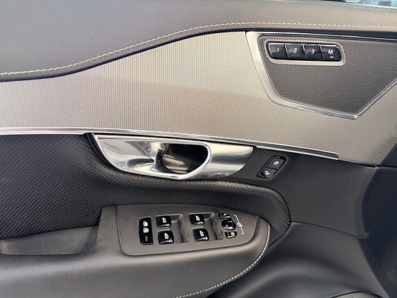 Volvo XC90 20 of 26