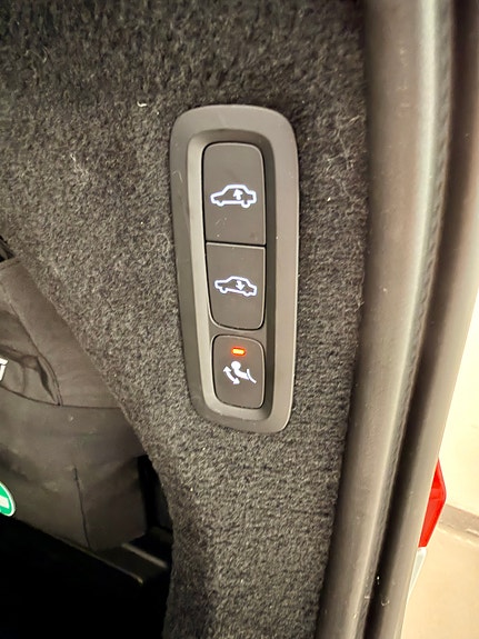 Volvo XC90 14 of 26