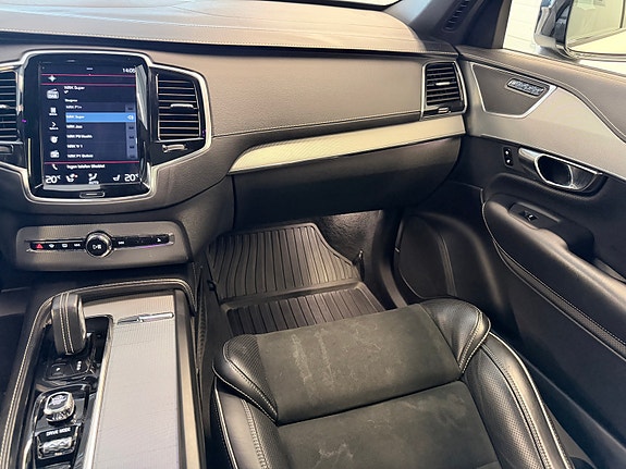 Volvo XC90 15 of 26