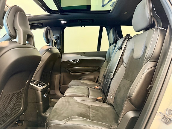 Volvo XC90 13 of 26