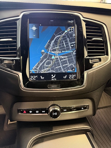 Volvo XC90 23 of 26