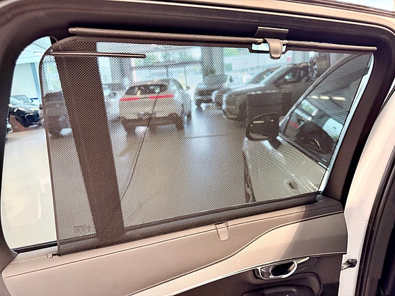 Volvo XC90 12 of 26