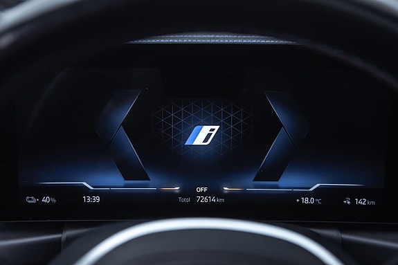 BMW i4 14 of 30