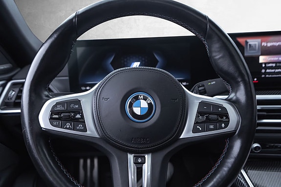 BMW i4 11 of 30