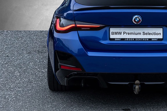 BMW i4 9 of 30