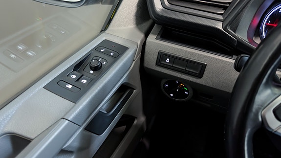 Volkswagen Transporter 18 of 26