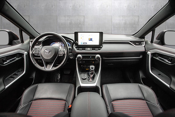 Toyota RAV4 Plug-in Hybrid 7 of 19
