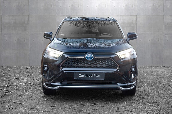 Toyota RAV4 Plug-in Hybrid 6 of 19