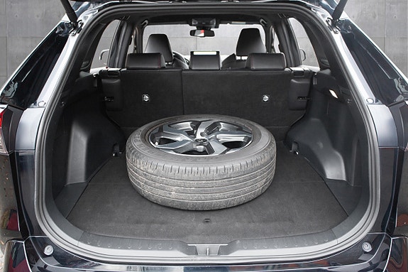 Toyota RAV4 Plug-in Hybrid 17 of 19