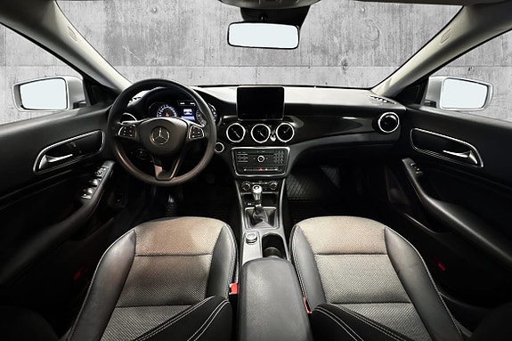 Mercedes-Benz CLA180 12 of 19