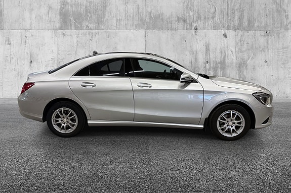 Mercedes-Benz CLA180 4 of 19