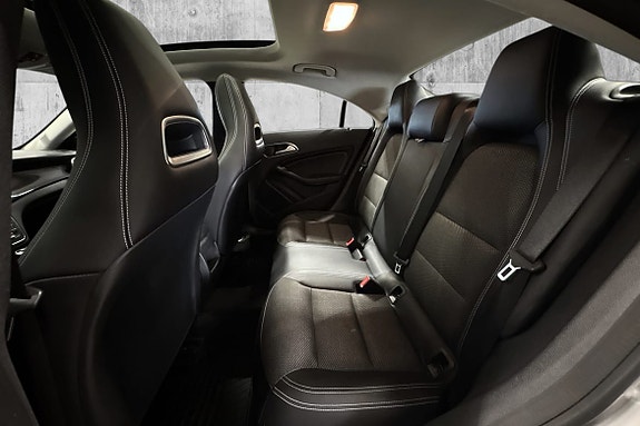 Mercedes-Benz CLA180 11 of 19