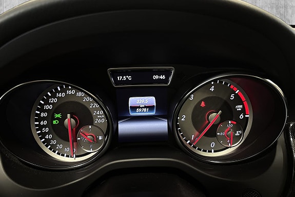Mercedes-Benz CLA180 14 of 19