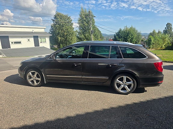 Skoda Superb 3 of 9