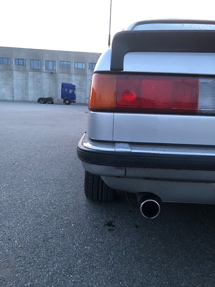 BMW 323i 20 of 23