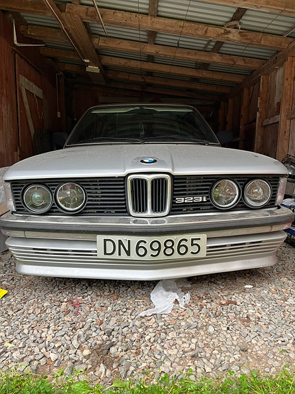 BMW 323i 6 of 23