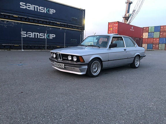 BMW 323i 23 of 23