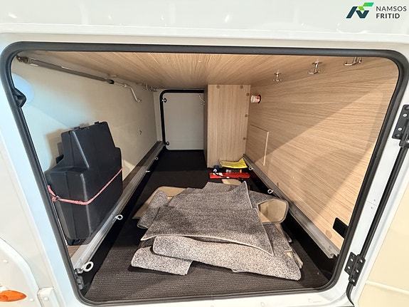 Sunlight I69L | automat | queenbed | senkeseng | 3,5 tonn 8 of 28