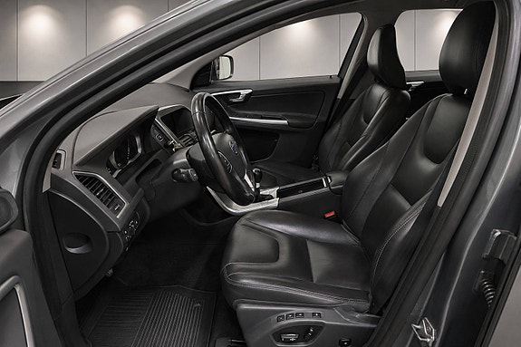 Volvo XC60 7 of 11
