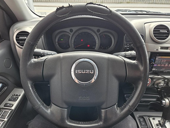 Isuzu D-max 9 of 16