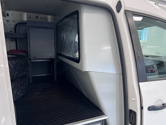 Volkswagen Caddy Maxi 11 of 30