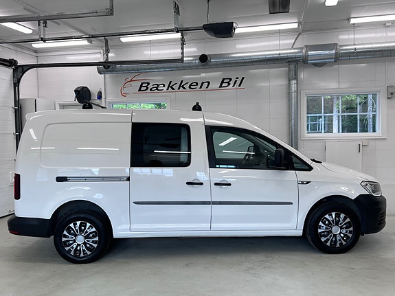 Volkswagen Caddy Maxi 12 of 30