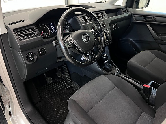 Volkswagen Caddy Maxi 28 of 30