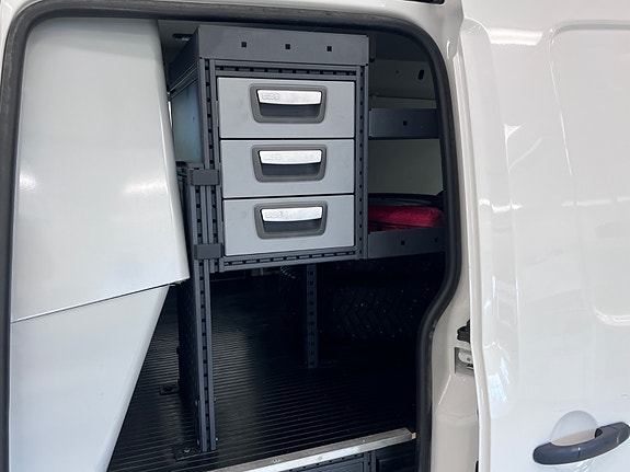 Volkswagen Caddy Maxi 23 of 30