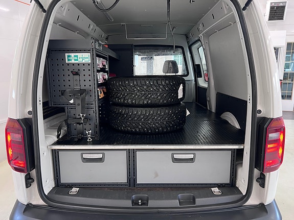 Volkswagen Caddy Maxi 19 of 30