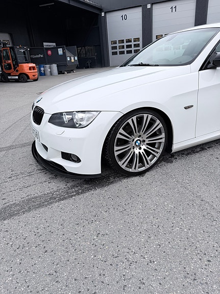 BMW 320d 2 of 11