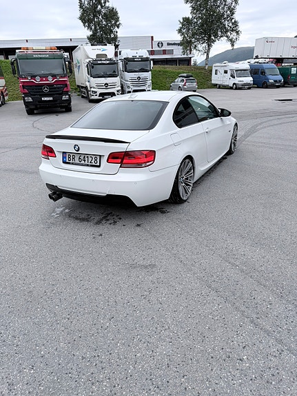 BMW 320d 5 of 11