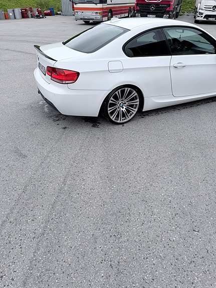 BMW 320d 6 of 11