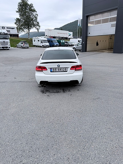 BMW 320d 4 of 11