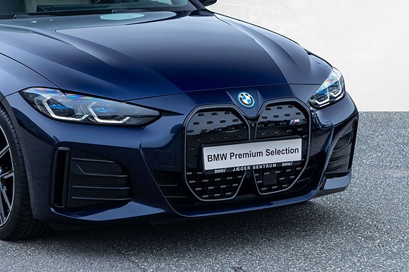 BMW i4 2 of 30