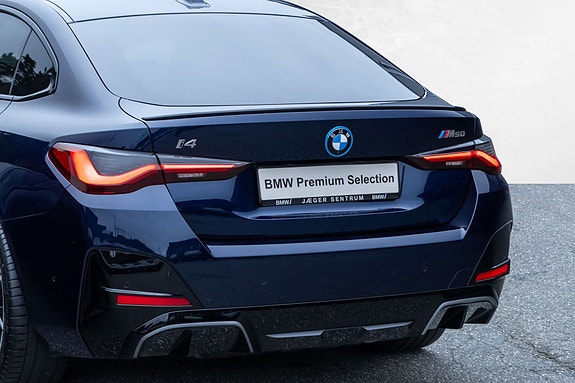 BMW i4 7 of 30