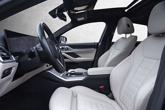 BMW i4 25 of 30