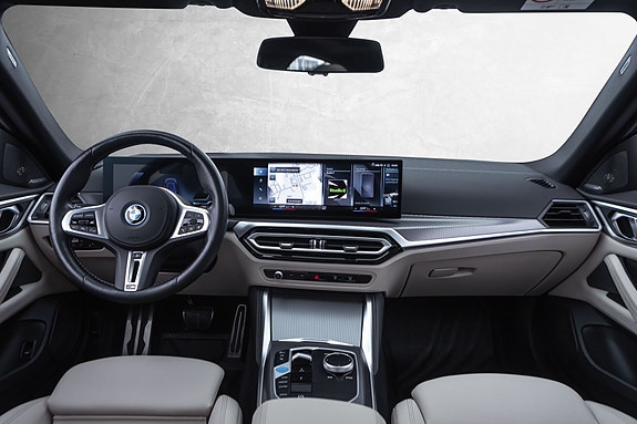 BMW i4 28 of 30