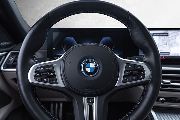 BMW i4 10 of 30